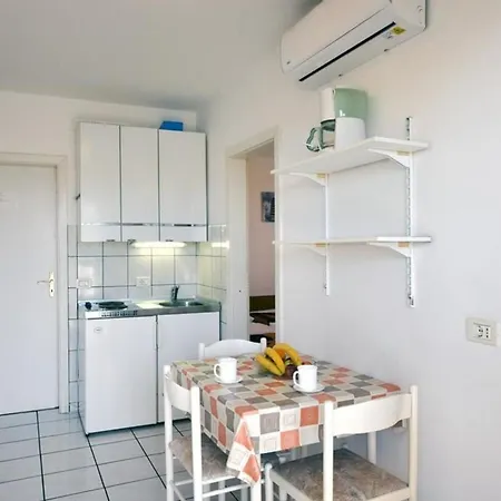 Ferienwohnung Fuer 4 Personen Ca 38 Qm In Porec, Istrien Istrische Riviera Poreč